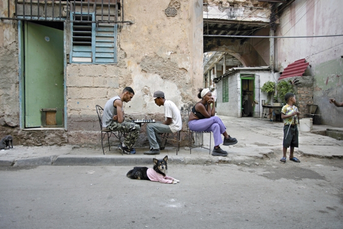 Jeffrey Milstein<br /> <em>Chess Game, Havana, Cuba, </em>2004<br /> Archival pigment prints<br /> 16 x 24" &nbsp; &nbsp;Edition of 15<br /> 22 x 33" &nbsp; &nbsp;Edition of 5