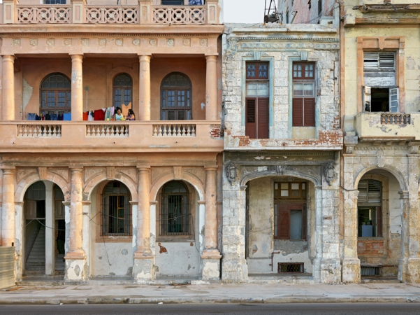 Jeffrey Milstein<br /> <em>El Malecon, Havana, Cuba, </em>2004<br /> Archival pigment prints<br /> 16 x 24" &nbsp; &nbsp;Edition of 15<br /> 22 x 33" &nbsp; &nbsp;Edition of 5