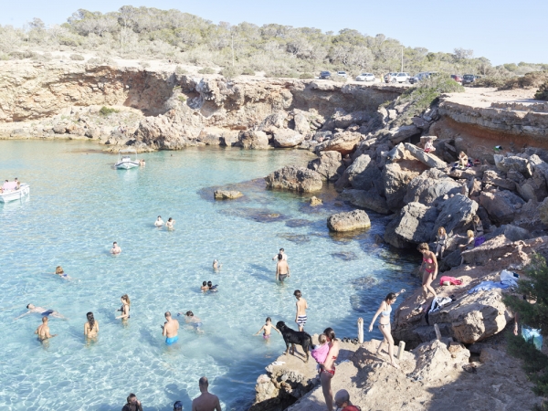 Massimo Vitali<br /> <em>Cala Conta Black Dog, Ibiza,&nbsp;</em> 2016 <br /> Digital C-print<br /> 71.5 x 95.5" &nbsp; &nbsp; <br /> Edition of 6