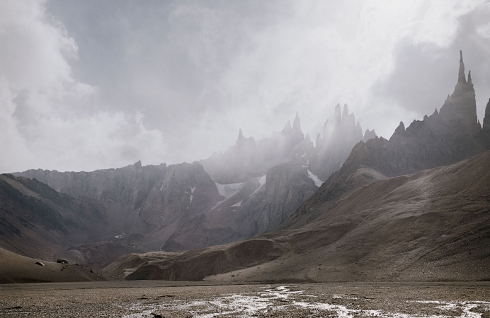Michael Najjar<br /> <em>hangseng_80-09</em><br /> Hybrid photography, Archival pigment print, diasec, custom-made aluminum frame<br /> <span style="font-family: Helvetica;">26.5 x 40" &nbsp; &nbsp;Edition of 6<br /> 51.5 x 79.5" &nbsp; &nbsp;Edition of 6</span><br /> <br />