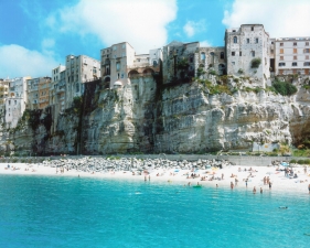 Massimo Vitali<br /> <em>Tropea Stones, </em>(#4876), 2015<br /> Chromogenic print with Diasec mount and wooden frame<br /> 71 x 92" &nbsp; &nbsp;Edition of 6