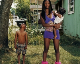 Gillian Laub<br /> <em>Niesha with her children</em>, 2011<br /> Archival pigment ink prints<br /> 24 x 20" &nbsp; &nbsp;Edition of 8<br /> 40 x 30" &nbsp; &nbsp;Edition of 5<br /> 50 x 40" &nbsp; &nbsp;Edition of 3