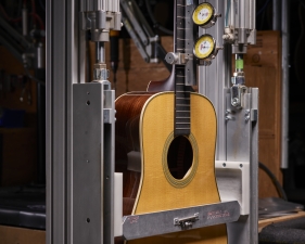 Christopher Payne, Martin Guitars, Pleking V2, 2020