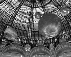 Matthew Pillsbury<br /> <em>Galeries Lafayette en fete, Paris, </em>2008<br /> Archival pigment ink prints<br /> 13 x 19"&nbsp;&nbsp;&nbsp; Edition of 20<br /> 30 x 40"&nbsp;&nbsp;&nbsp; Edition of 10<br /> 50 x 60"&nbsp;&nbsp;&nbsp; Edition of 3