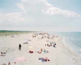 Massimo Vitali<br /> <em>Vecchiano Venditori&nbsp;</em>(#0450)<br /> Chromogenic print with Diasec mount&nbsp; &nbsp;<br /> Edition of 6