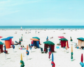 Massimo Vitali<br /> <em>Deauville&nbsp;</em>(#4404), 2011<br /> Chromogenic print with Diasec mount<br /> 71 x 95" &nbsp; &nbsp;Edition of 6