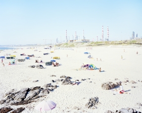 Massimo Vitali<br /> <em>Praia do Aterro Galp Matosinhos&nbsp;</em>(#4887), 2016<br /> Chromogeni print with Diasec mount<br /> 71 x 92" &nbsp; &nbsp;Edition of 6